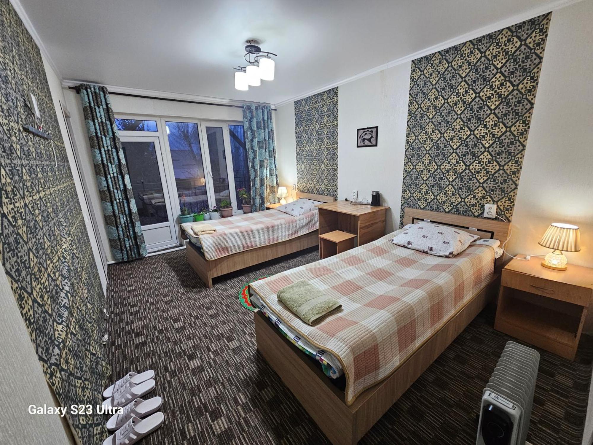 Guest House Mira Kochkor Kültér fotó
